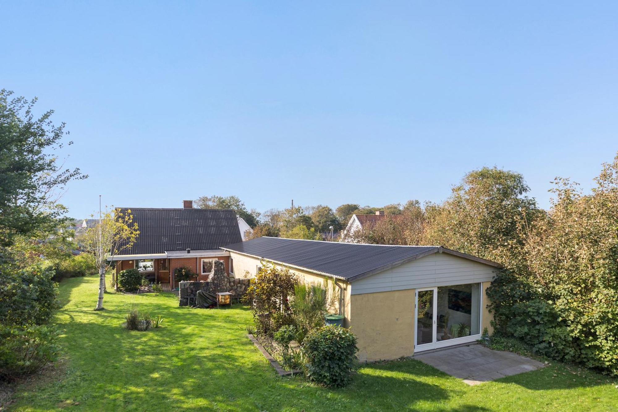 Logi I Hus Med Kunst Og Have Bed & Breakfast Vestervig Exterior photo